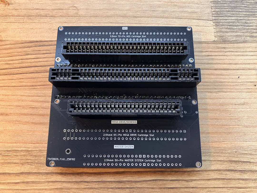 6 slots PCB のハンダ付けがすべて終わったところ