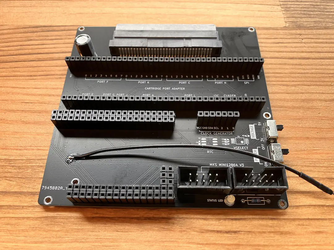 Main PCB のハンダ付けがすべて終わったところ