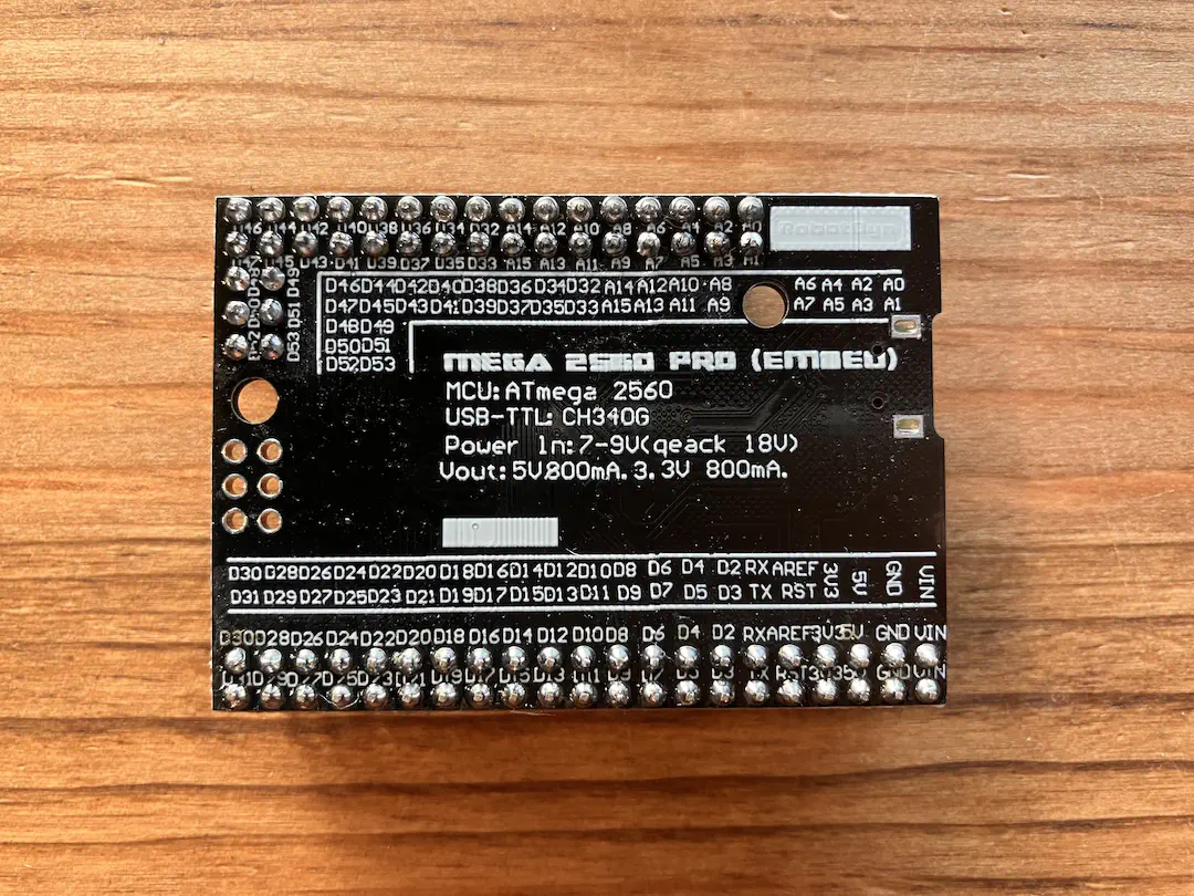Mega 2560 Pro にピンをハンダ付け(反対側)