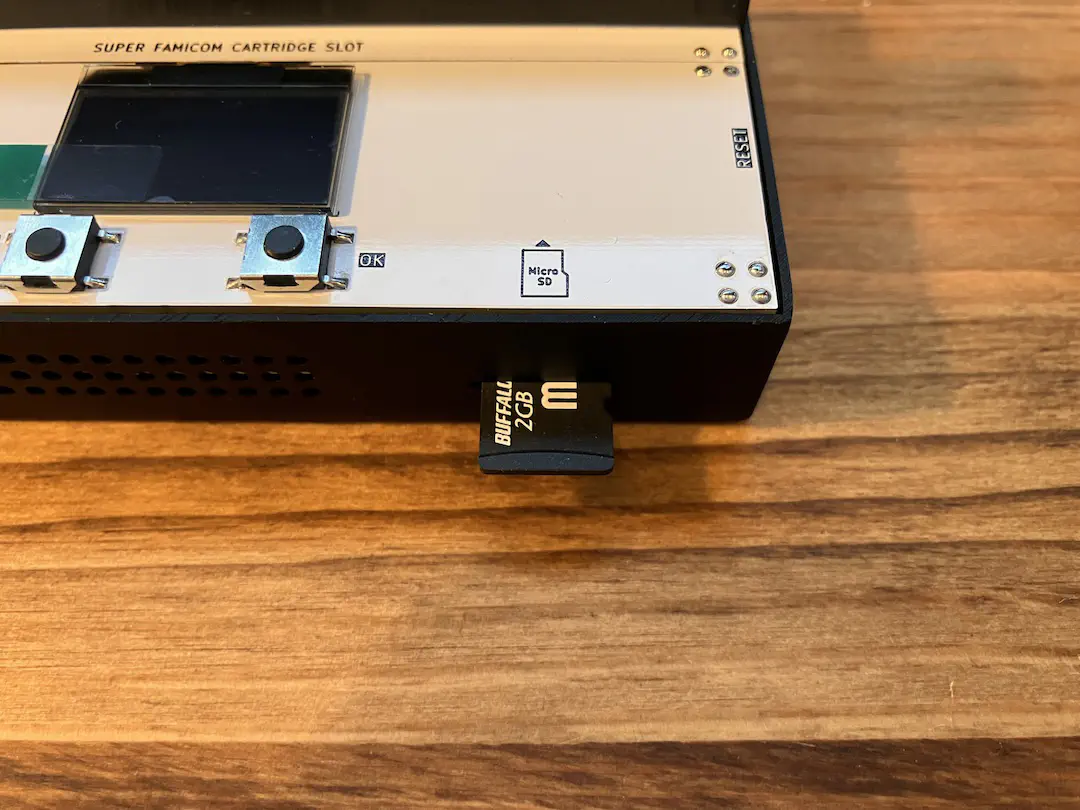 microSD カードをセットしたところ