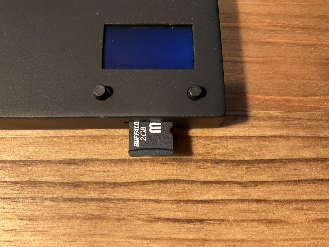 microSD カードをセットしたところ